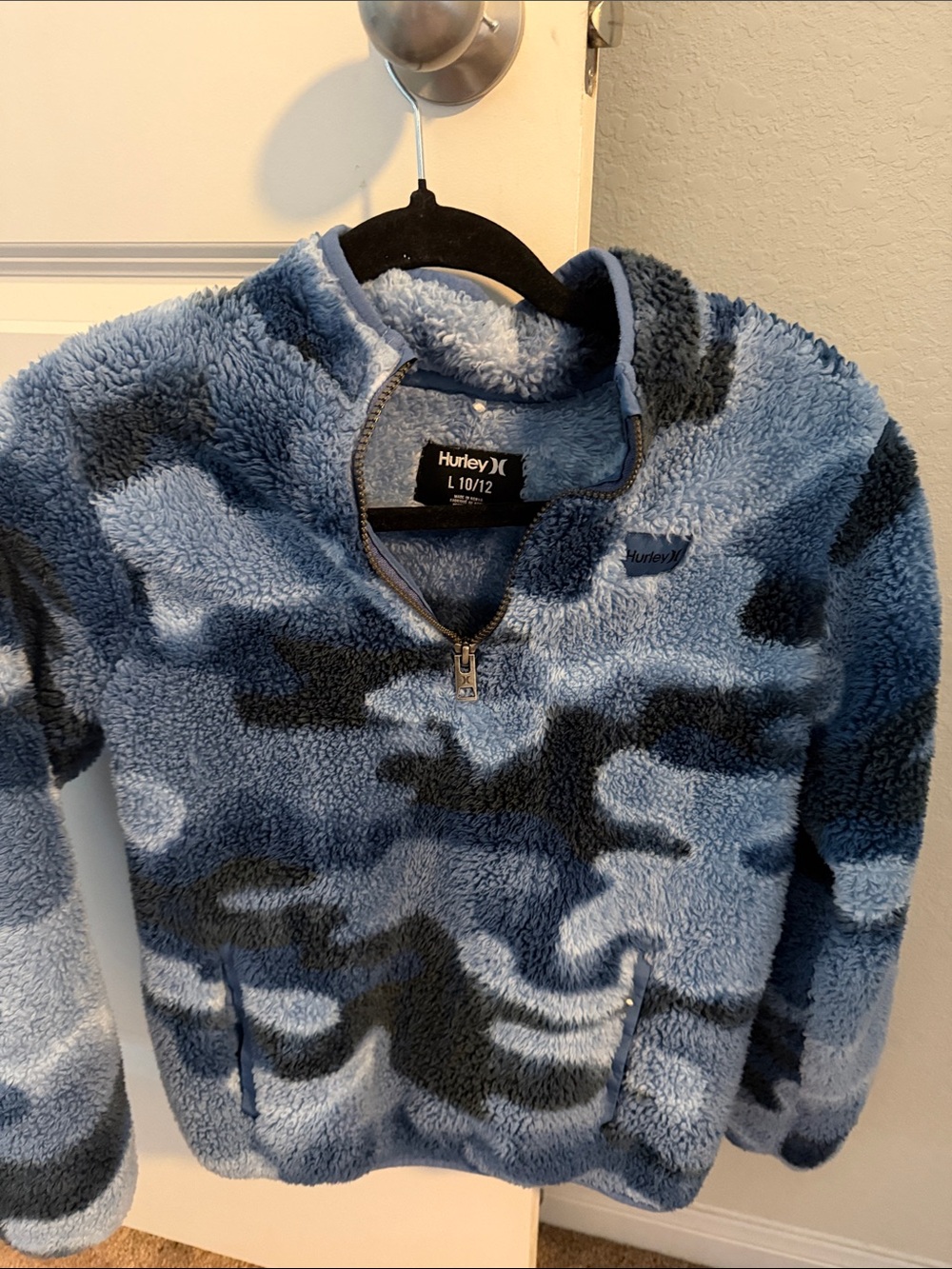 Hurley kid’s Blue Camo Sherpa Half-Zip Pullover